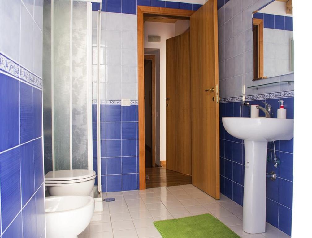 Residenza Principe Di Carafa Hotel Наполи Стая снимка